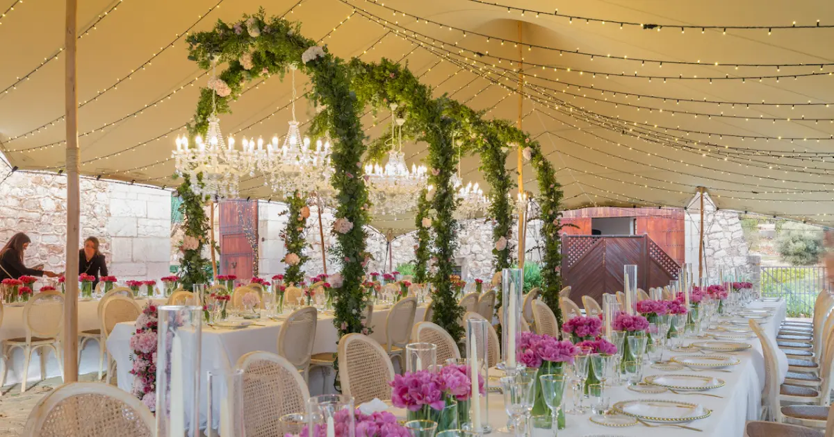 You are currently viewing How to Choose the Perfect Tent for an Outdoor Wedding in Mallorca